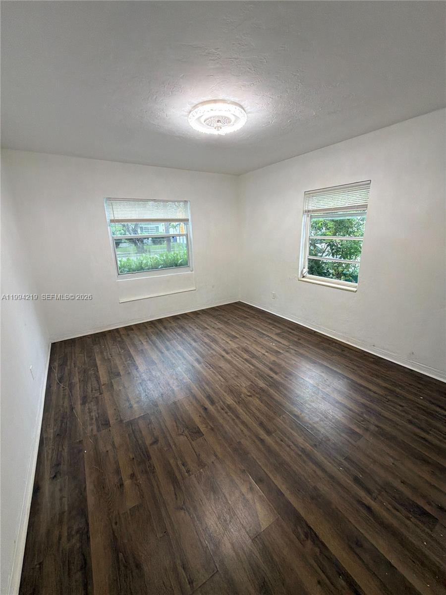 CRESTWOOD - Residential Lease