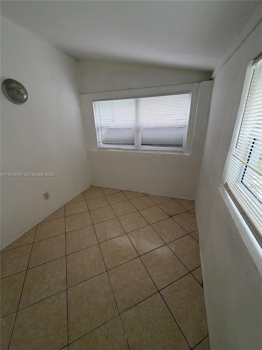 CRESTWOOD - Residential Lease