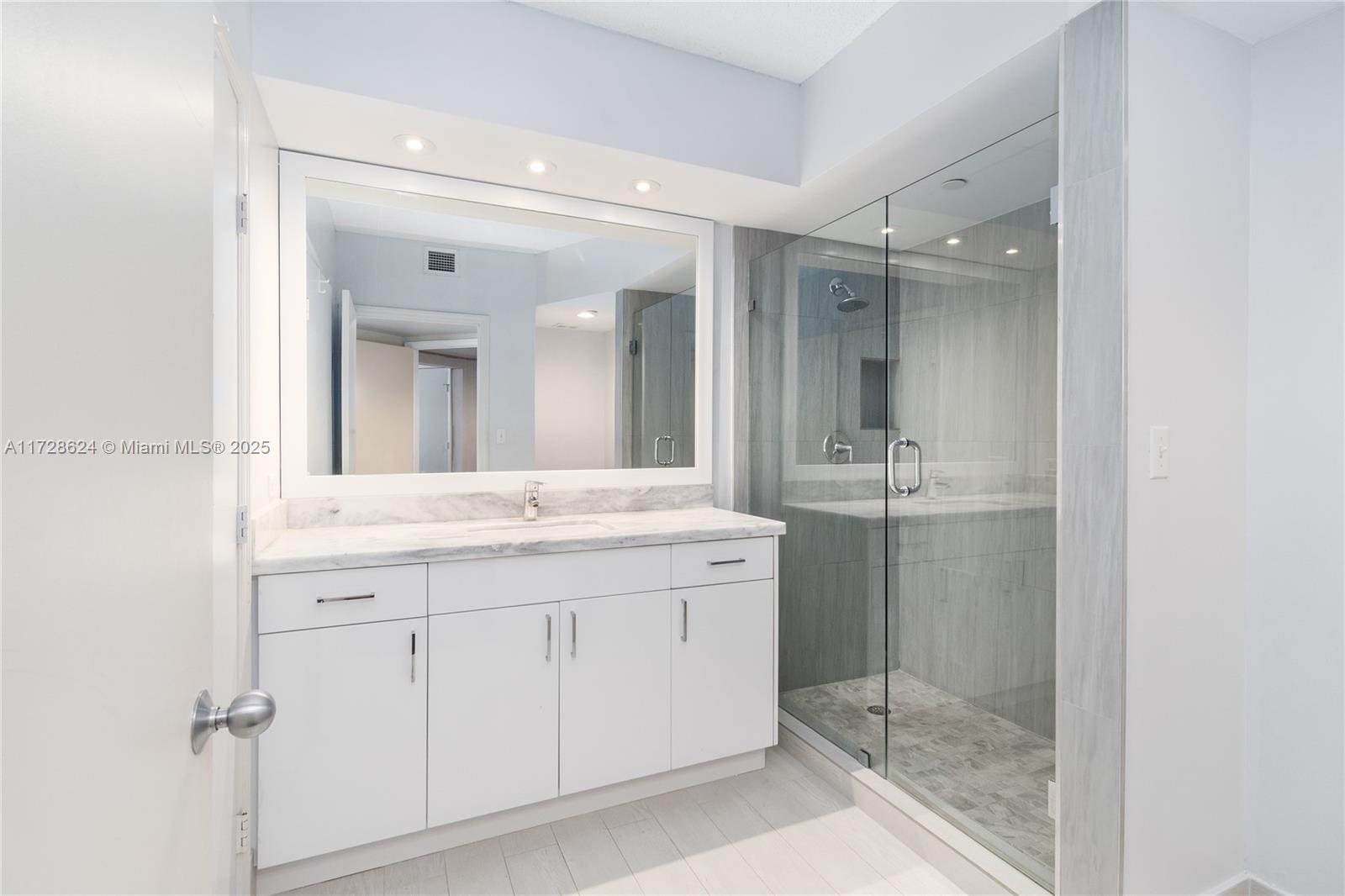 THE WAVERLY AT SOUTH BEAC - Residential
