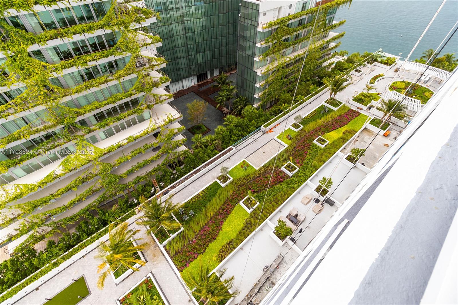 THE WAVERLY AT SOUTH BEAC - Residential