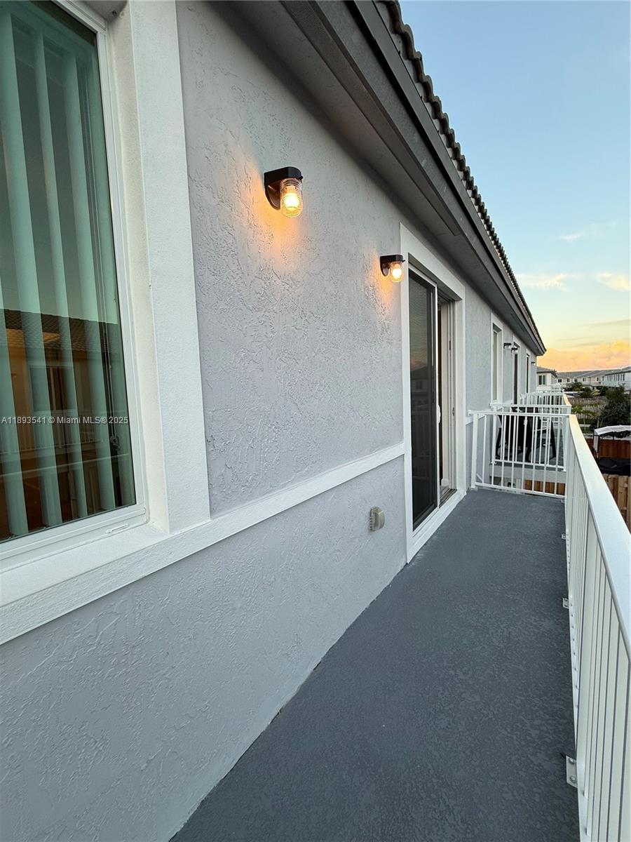 TERRA SOL - Residential Lease