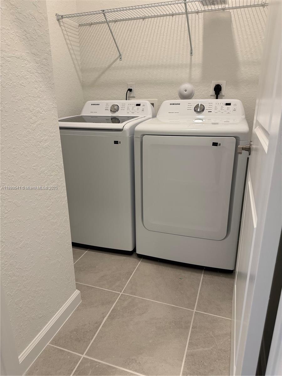 TERRA SOL - Residential Lease