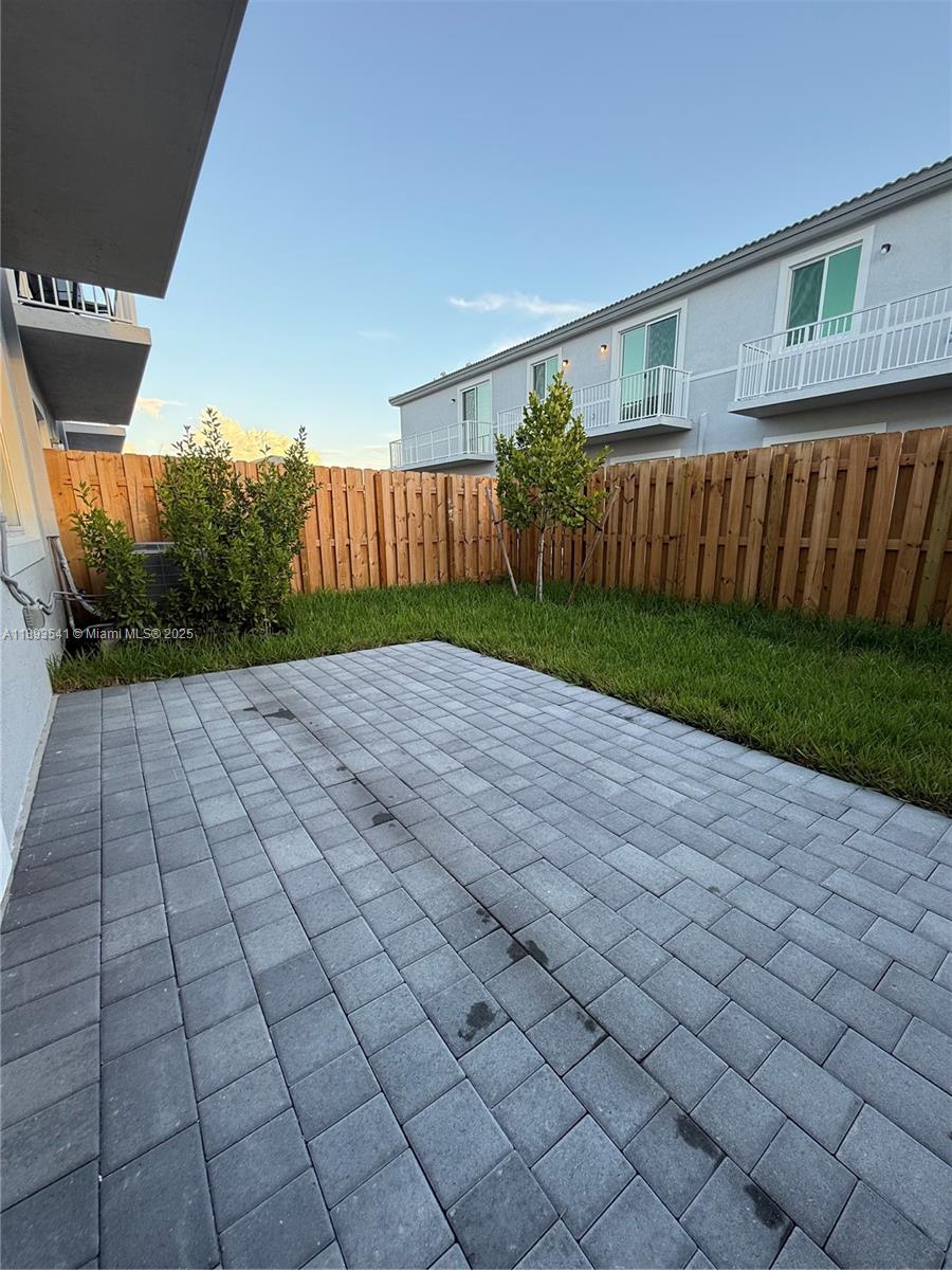 TERRA SOL - Residential Lease
