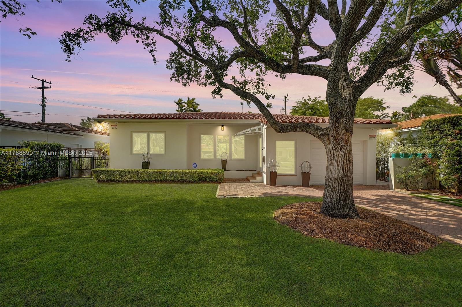 Property for Sale at 552 Alminar Ave, Coral Gables, Broward County, Florida - Bedrooms: 2 
Bathrooms: 2  - $1,450,000