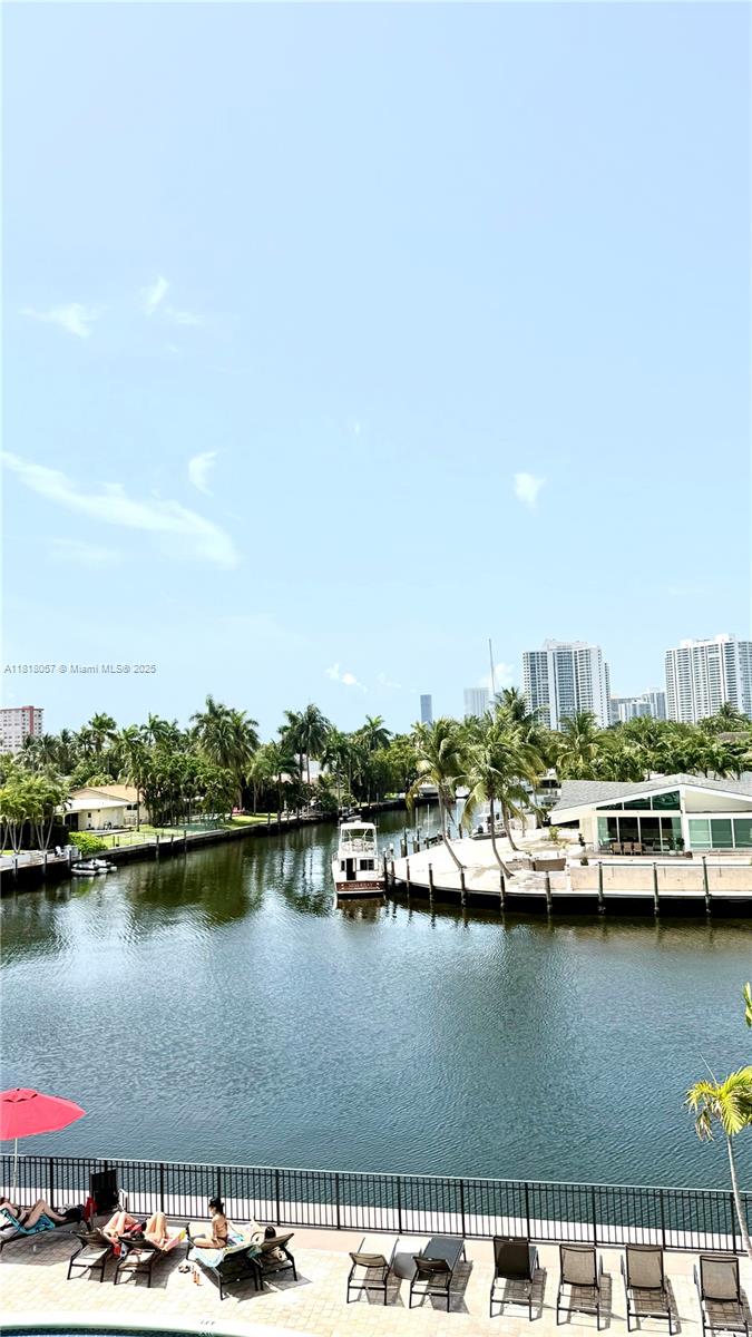 301 Golden Isles Dr 408
