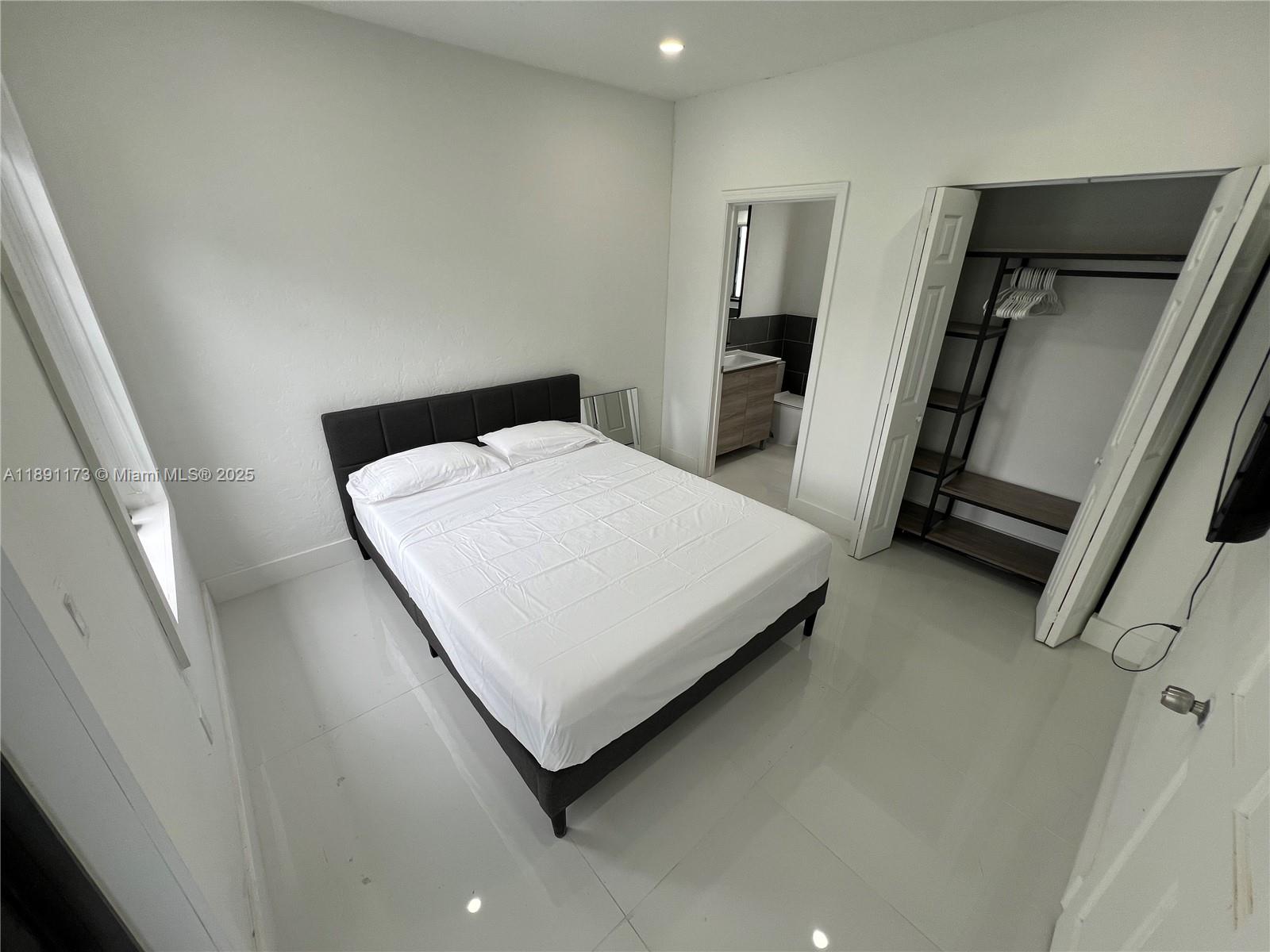 OCEAN BEACH ADDN NO 3 - Residential Lease