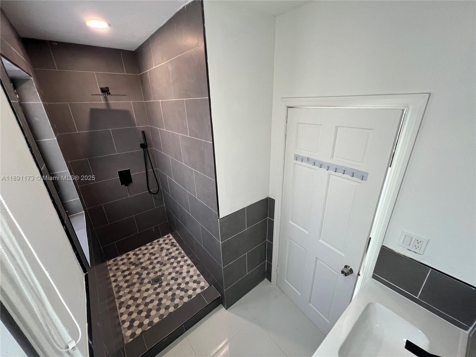 OCEAN BEACH ADDN NO 3 - Residential Lease