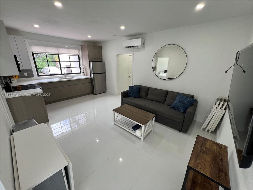 Open for 6-12 month leases! Great location in the local Art Deco neighborhood of South Beach! Within walking distance of the beach, Whole Foods, Publix, Target, WeWork and more. Unit 9 is recently renovated will contain a new 2nd bathroom, fully furnished and well equipped with everything you need, just bring your clothes! 

Characteristics of the unit:
 - Three private entrances
 - Off street parking space
 - Dishwasher
 - Modern furniture
 - High-definition smart television
 - Fast Internet (Included)
 - New electrical work
 - Easily available management 

Characteristics of the building:
 - Brand new exterior
 - Complete security system (doors and cameras)
 - Modern landscaping
 - Covered laundry