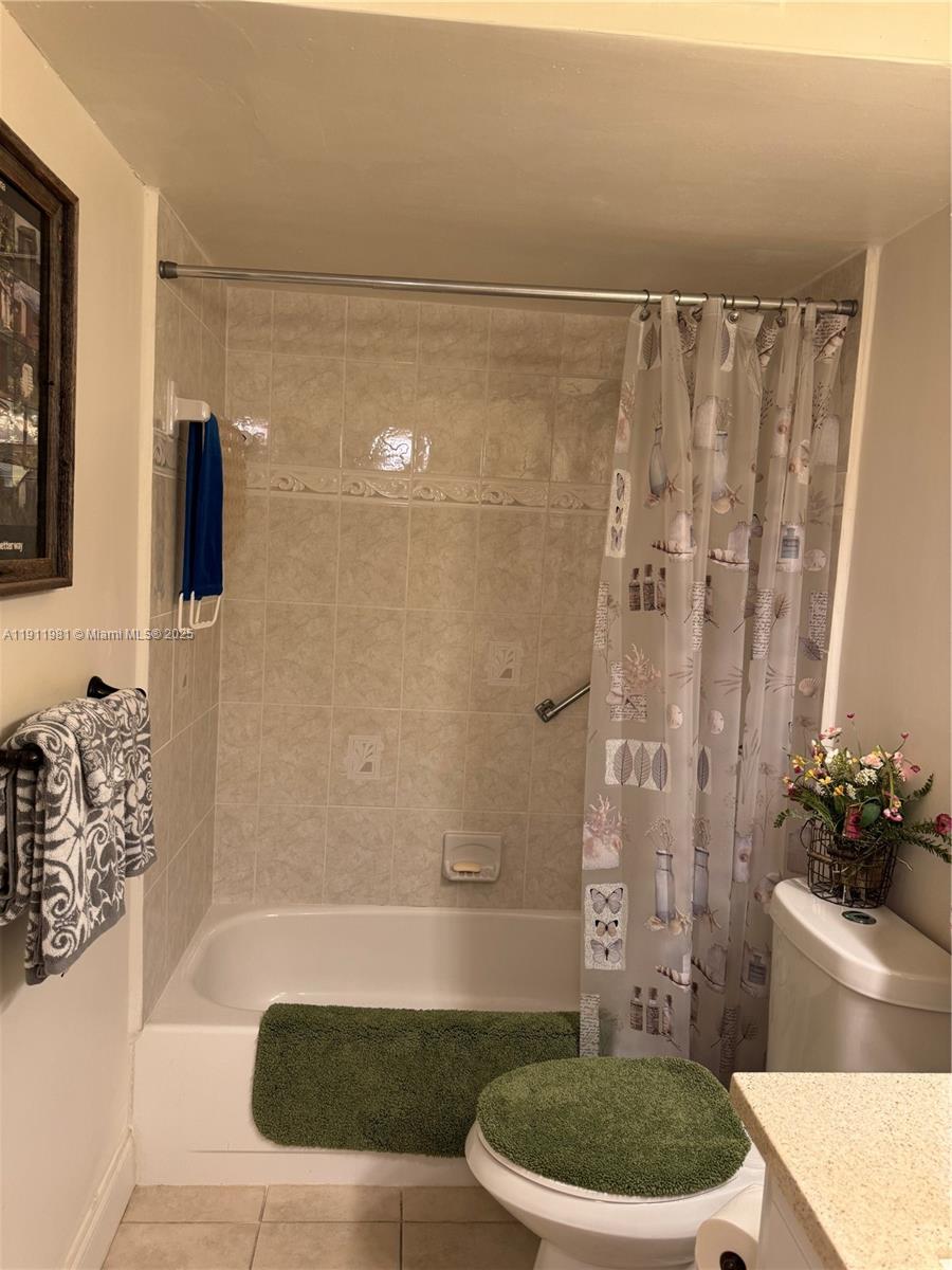 SUNRISE LAKES 150 CONDO - Residential