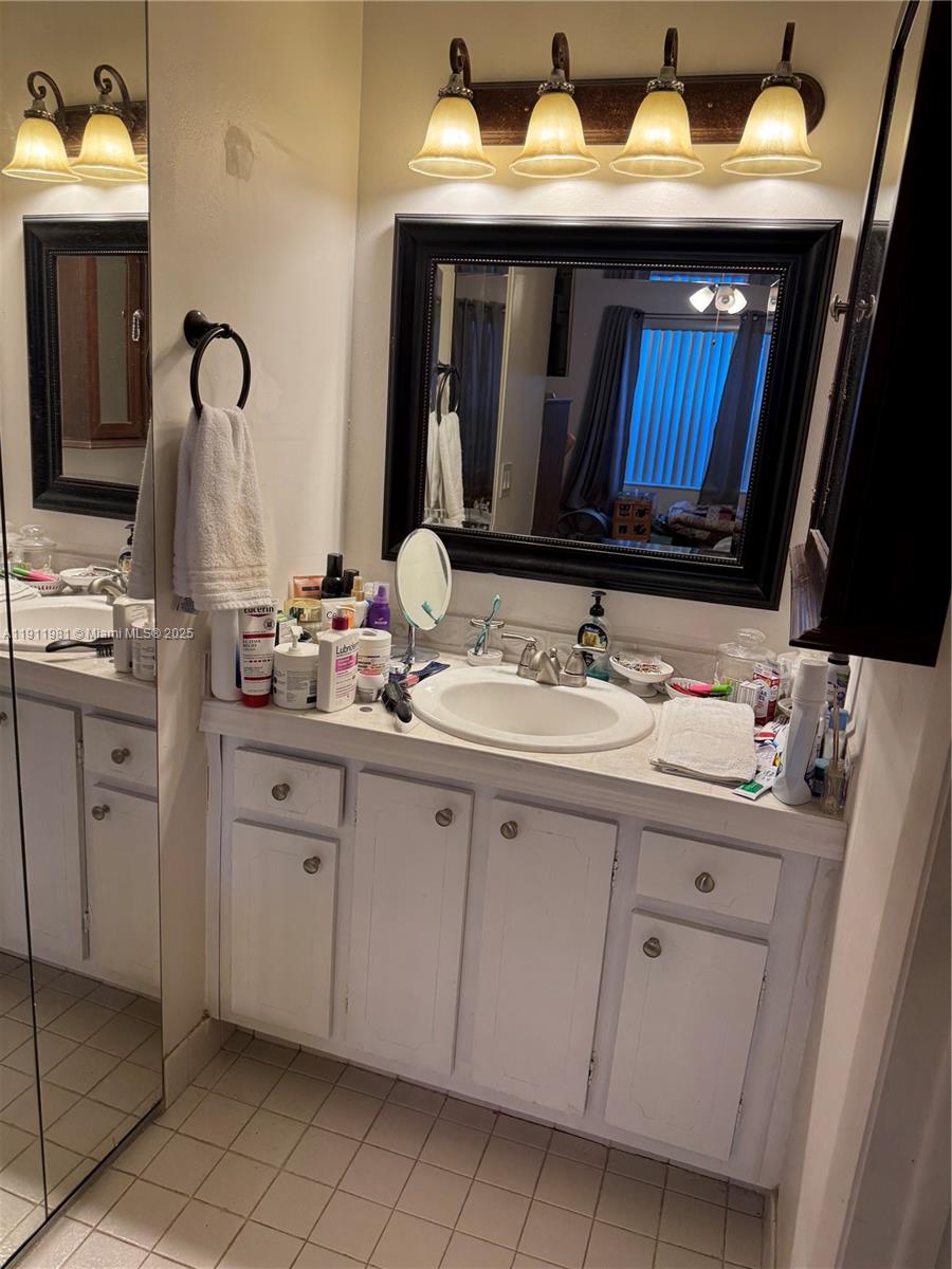 SUNRISE LAKES 150 CONDO - Residential