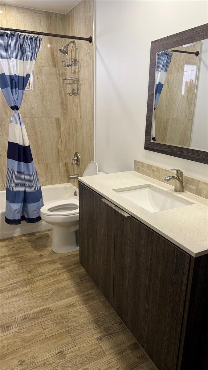 VENEZIA HOMES ESTATES IST - Residential