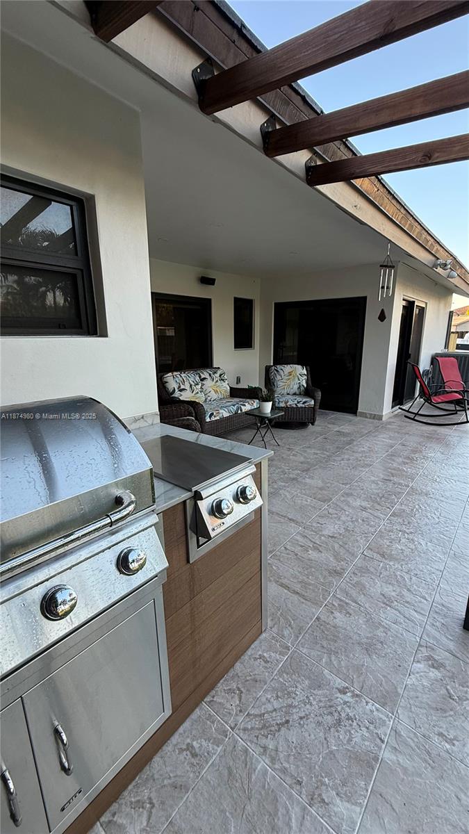 VENEZIA HOMES ESTATES IST - Residential