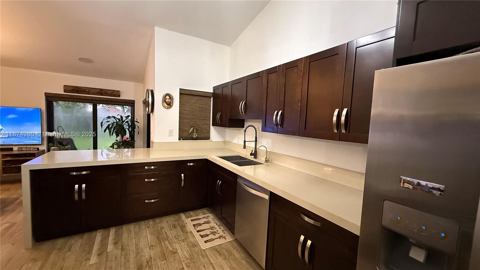 VENEZIA HOMES ESTATES IST - Residential