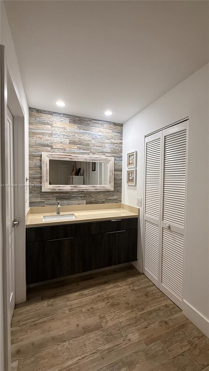 VENEZIA HOMES ESTATES IST - Residential