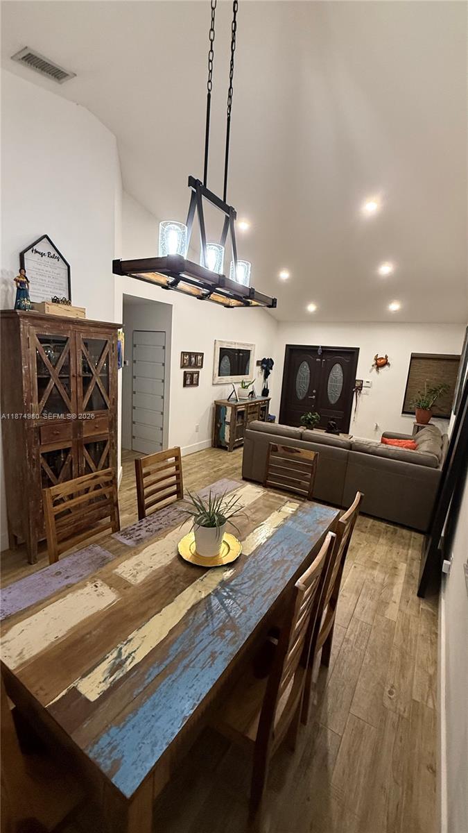 VENEZIA HOMES ESTATES IST - Residential