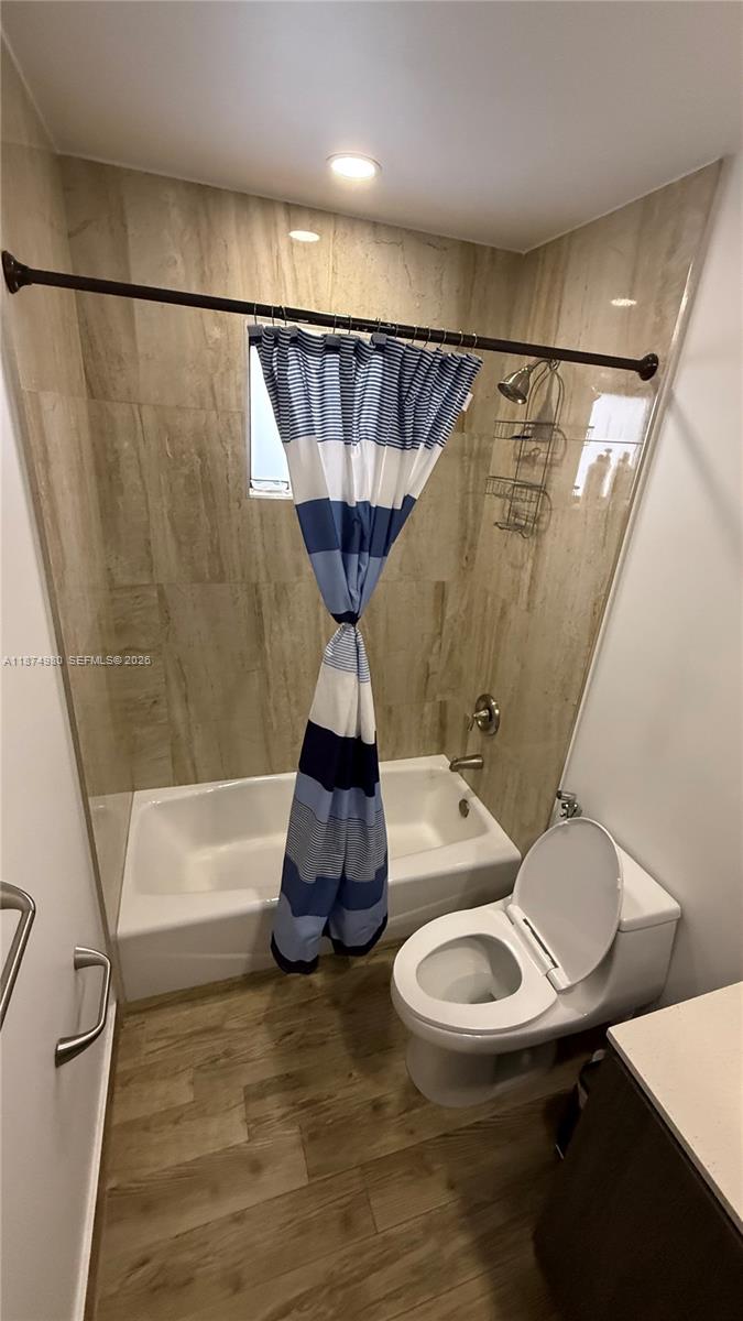 VENEZIA HOMES ESTATES IST - Residential