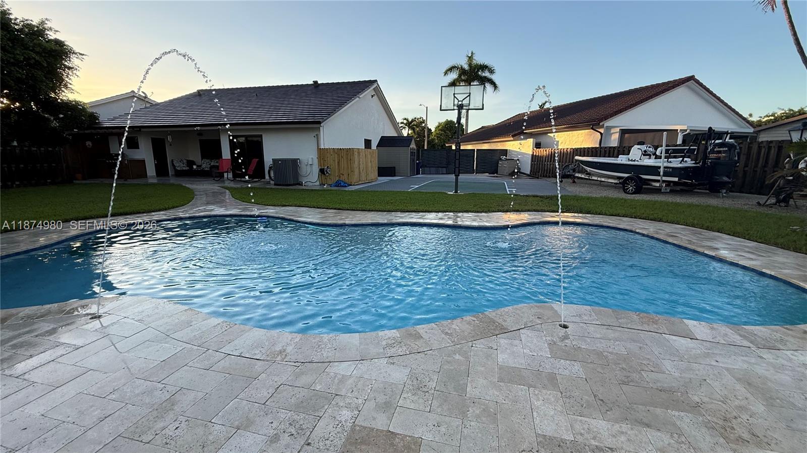 VENEZIA HOMES ESTATES IST - Residential