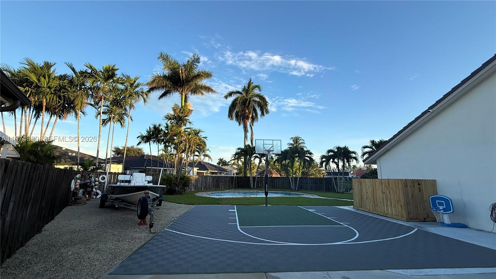 VENEZIA HOMES ESTATES IST - Residential