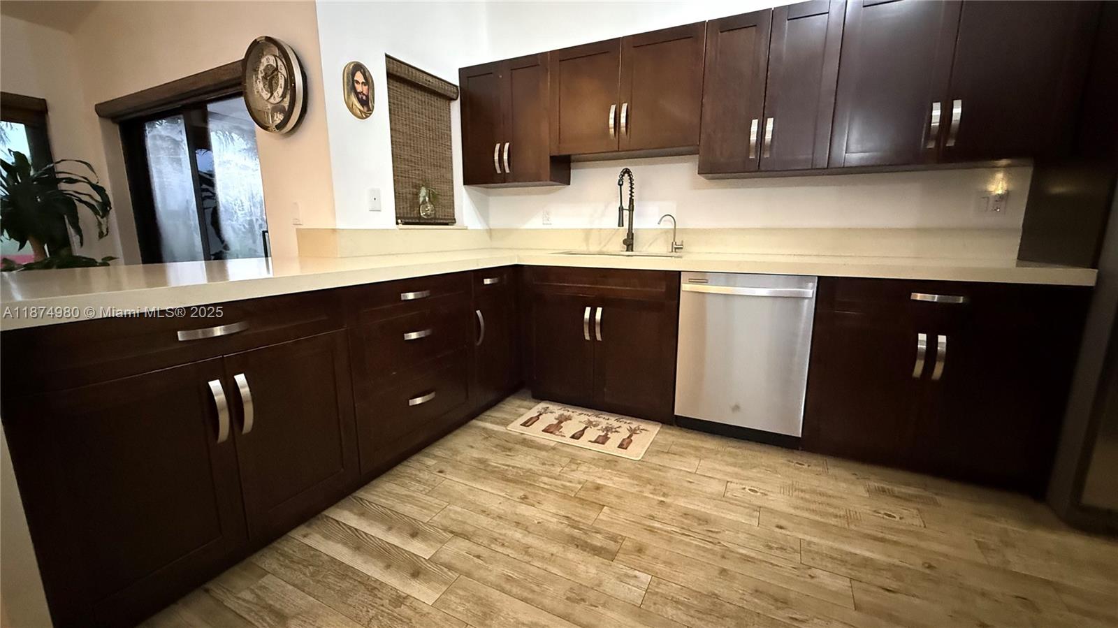 VENEZIA HOMES ESTATES IST - Residential