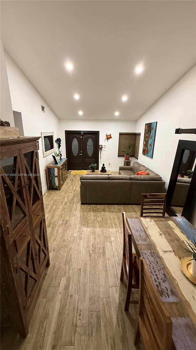 VENEZIA HOMES ESTATES IST - Residential