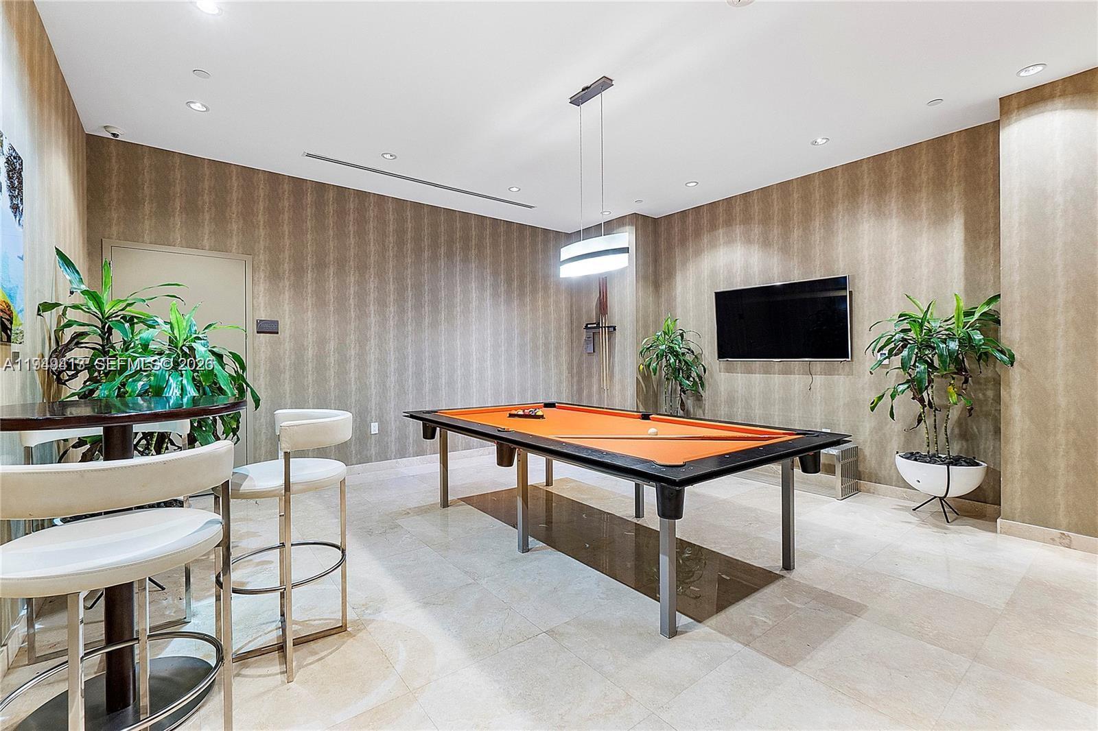 TDR TOWER III CONDO - Residential