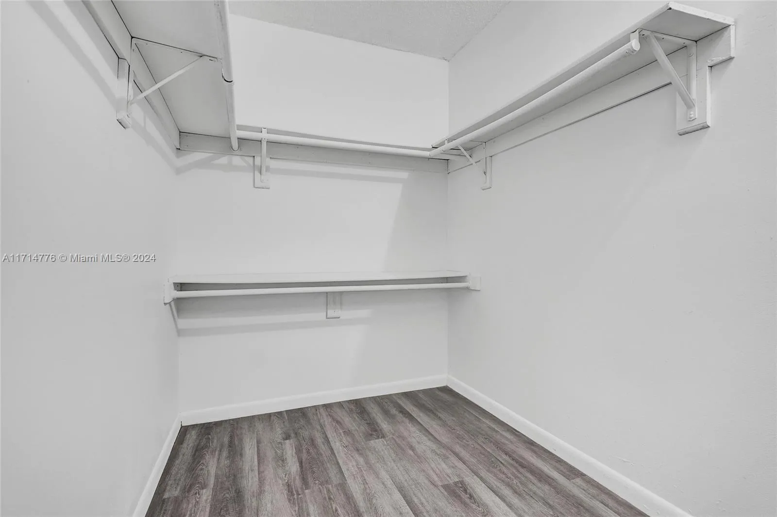 Miami, Florida 33176, United States, 2 Bedrooms Bedrooms, ,2 BathroomsBathrooms,Residential,Pending,23845