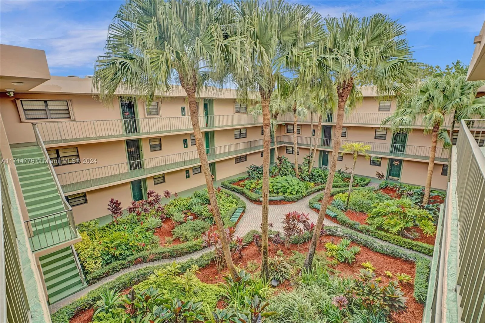 Miami, Florida 33176, United States, 2 Bedrooms Bedrooms, ,2 BathroomsBathrooms,Residential,Pending,23845