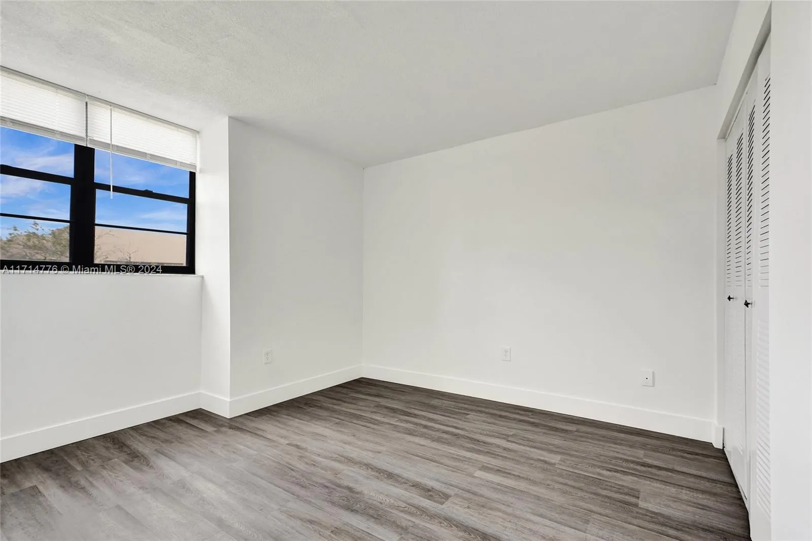 Miami, Florida 33176, United States, 2 Bedrooms Bedrooms, ,2 BathroomsBathrooms,Residential,Pending,23845