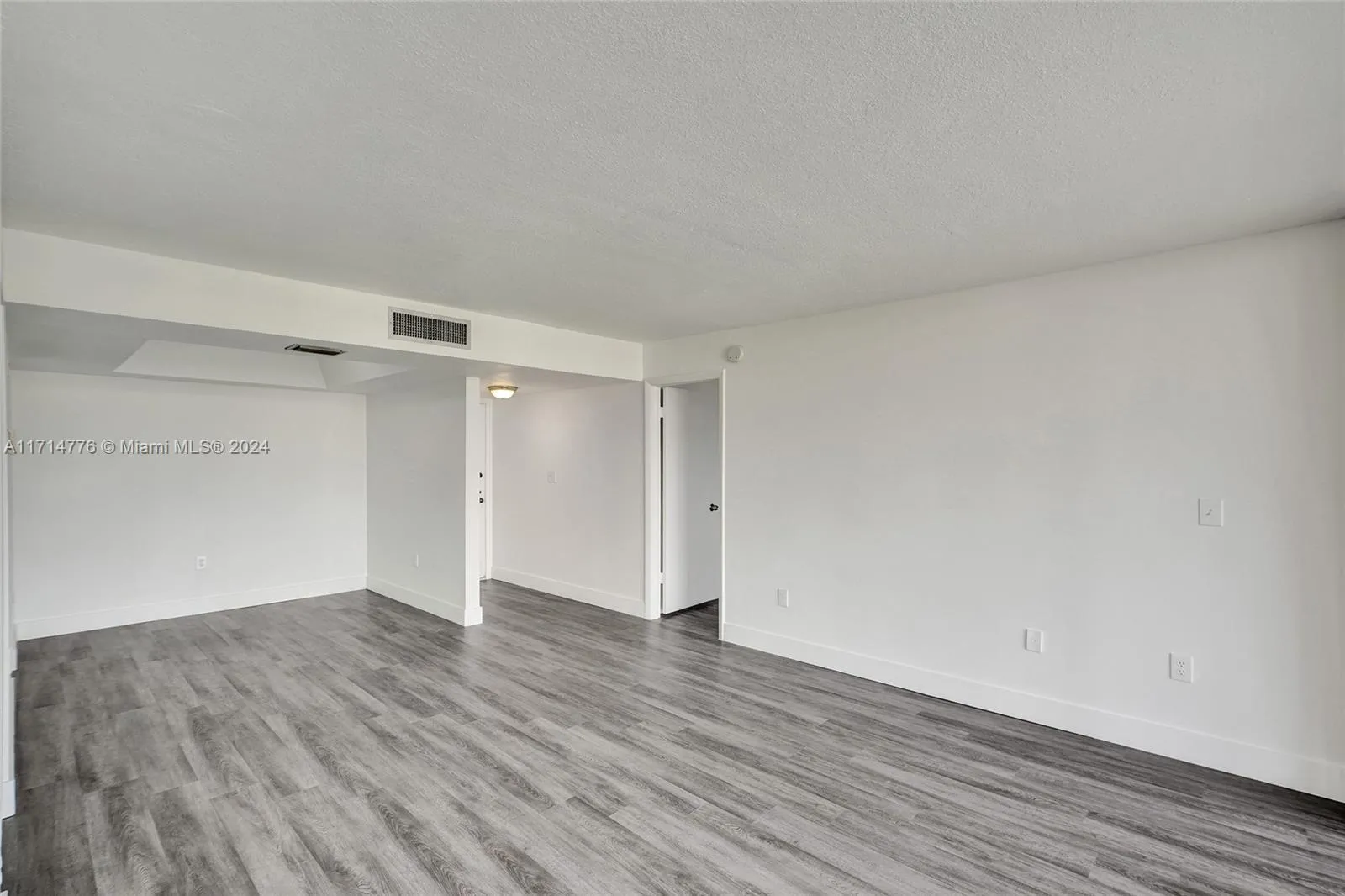 Miami, Florida 33176, United States, 2 Bedrooms Bedrooms, ,2 BathroomsBathrooms,Residential,Pending,23845