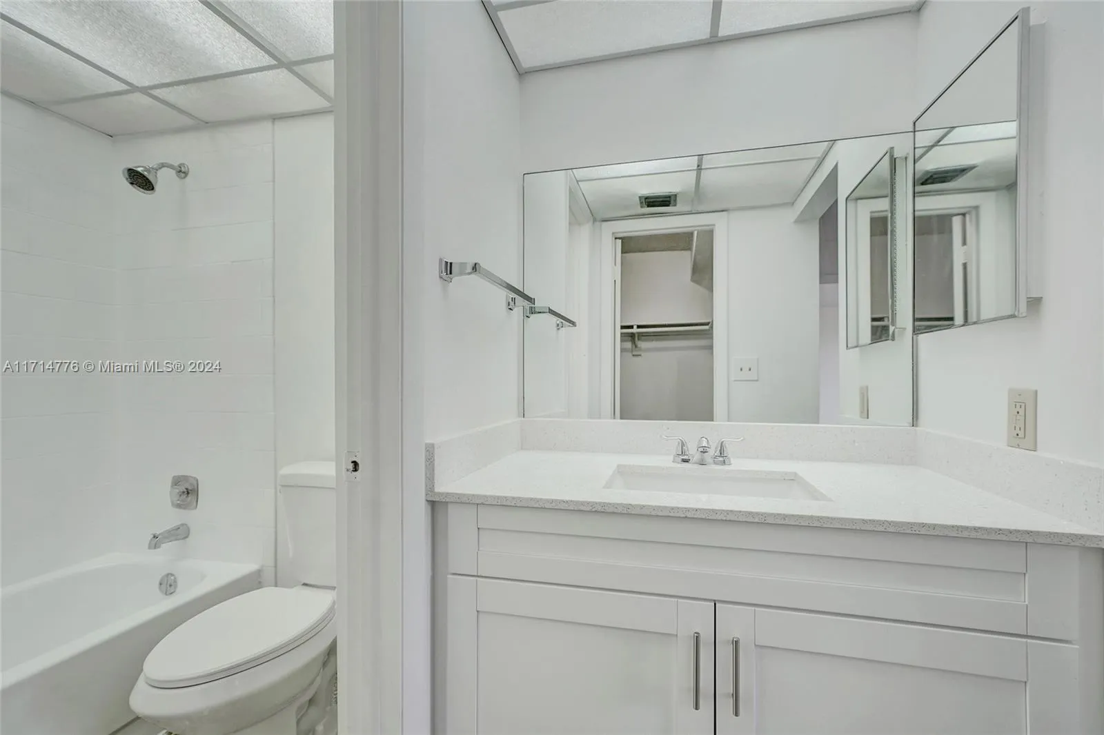 Miami, Florida 33176, United States, 2 Bedrooms Bedrooms, ,2 BathroomsBathrooms,Residential,Pending,23845