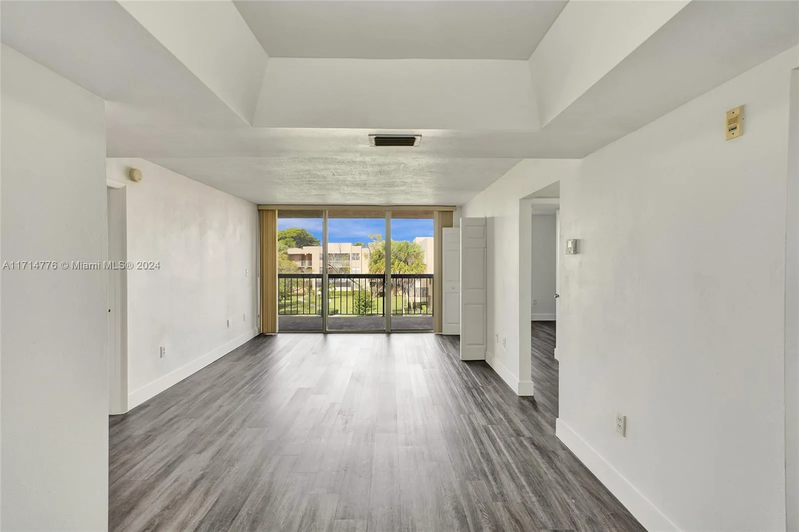 Miami, Florida 33176, United States, 2 Bedrooms Bedrooms, ,2 BathroomsBathrooms,Residential,Pending,23845