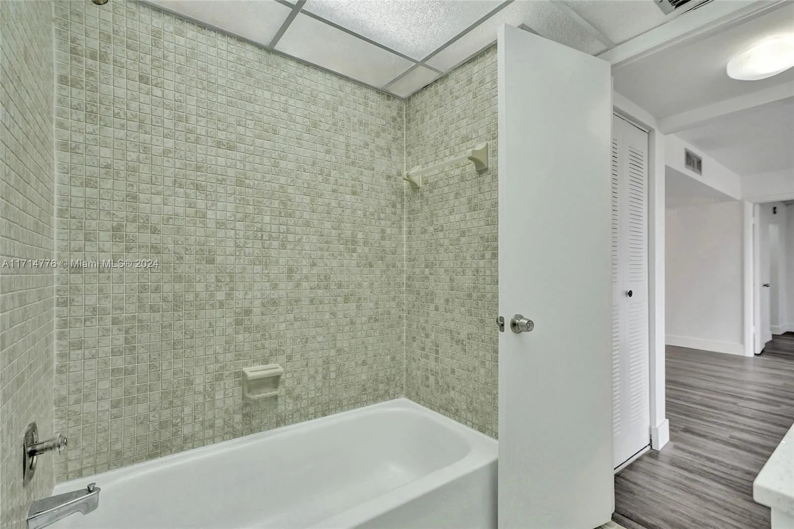 Miami, Florida 33176, United States, 2 Bedrooms Bedrooms, ,2 BathroomsBathrooms,Residential,Pending,23845