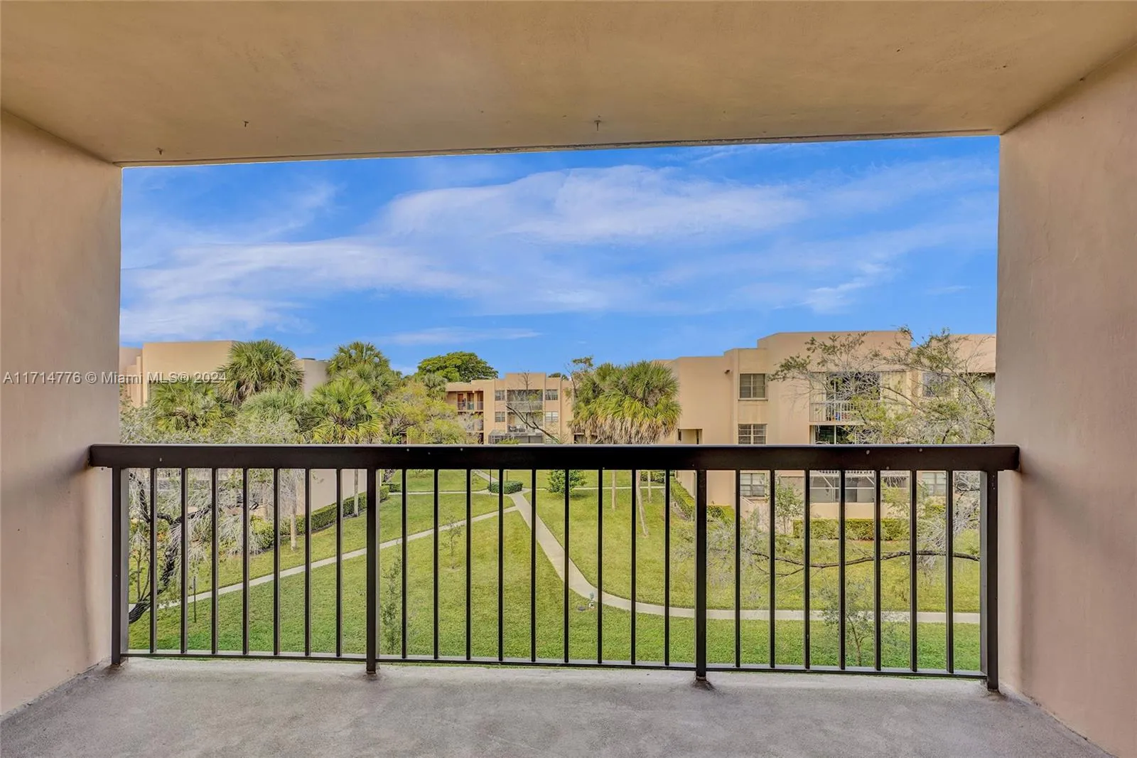 Miami, Florida 33176, United States, 2 Bedrooms Bedrooms, ,2 BathroomsBathrooms,Residential,Pending,23845