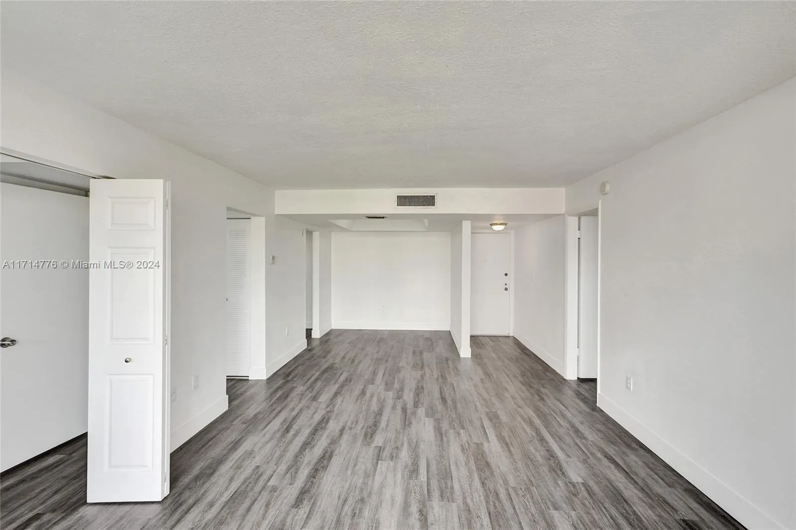 Miami, Florida 33176, United States, 2 Bedrooms Bedrooms, ,2 BathroomsBathrooms,Residential,Pending,23845