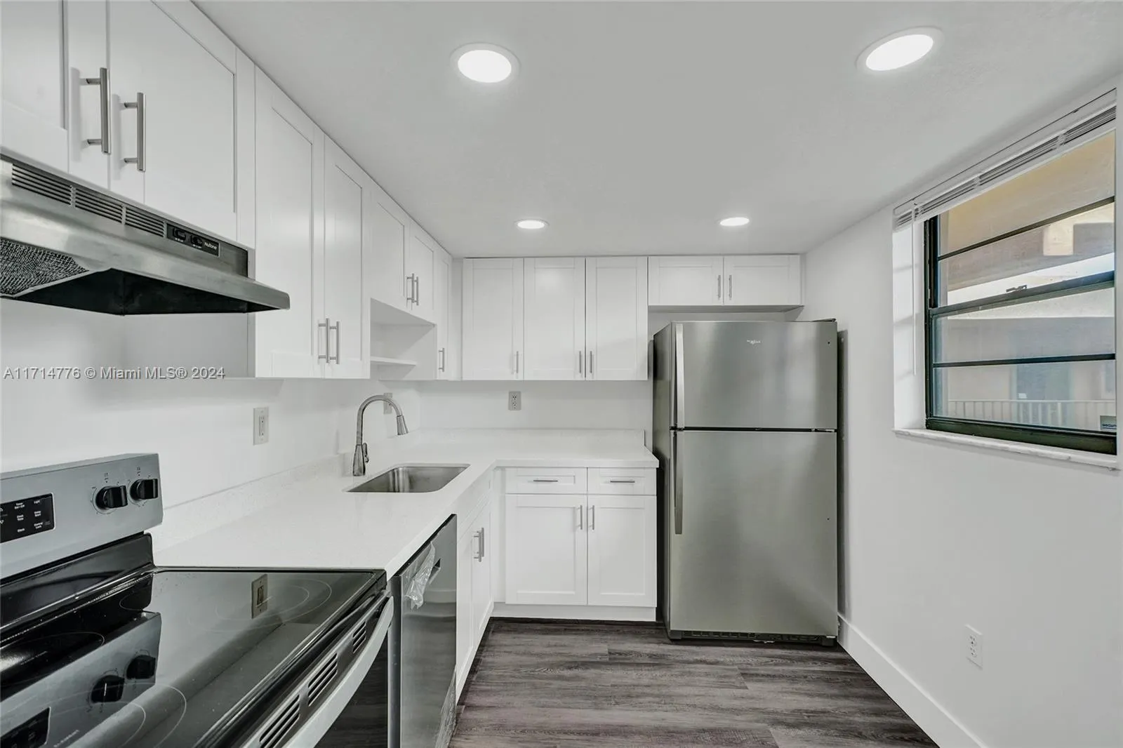 Miami, Florida 33176, United States, 2 Bedrooms Bedrooms, ,2 BathroomsBathrooms,Residential,Pending,23845