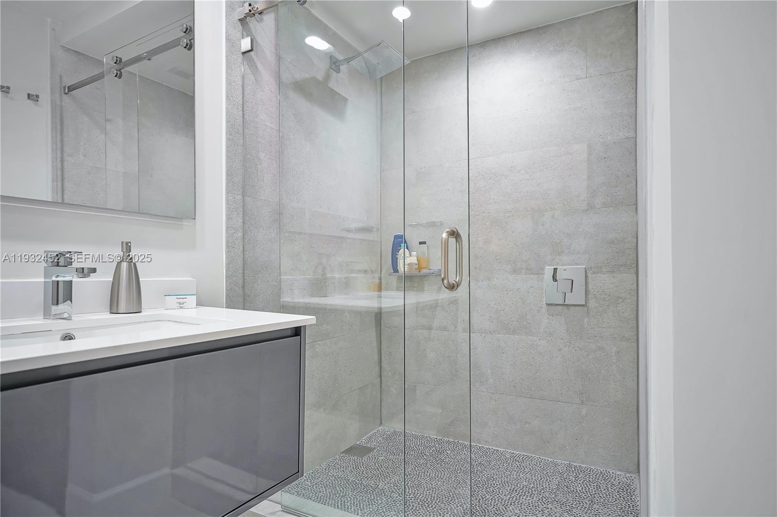 CARBONELL CONDO - Residential Lease