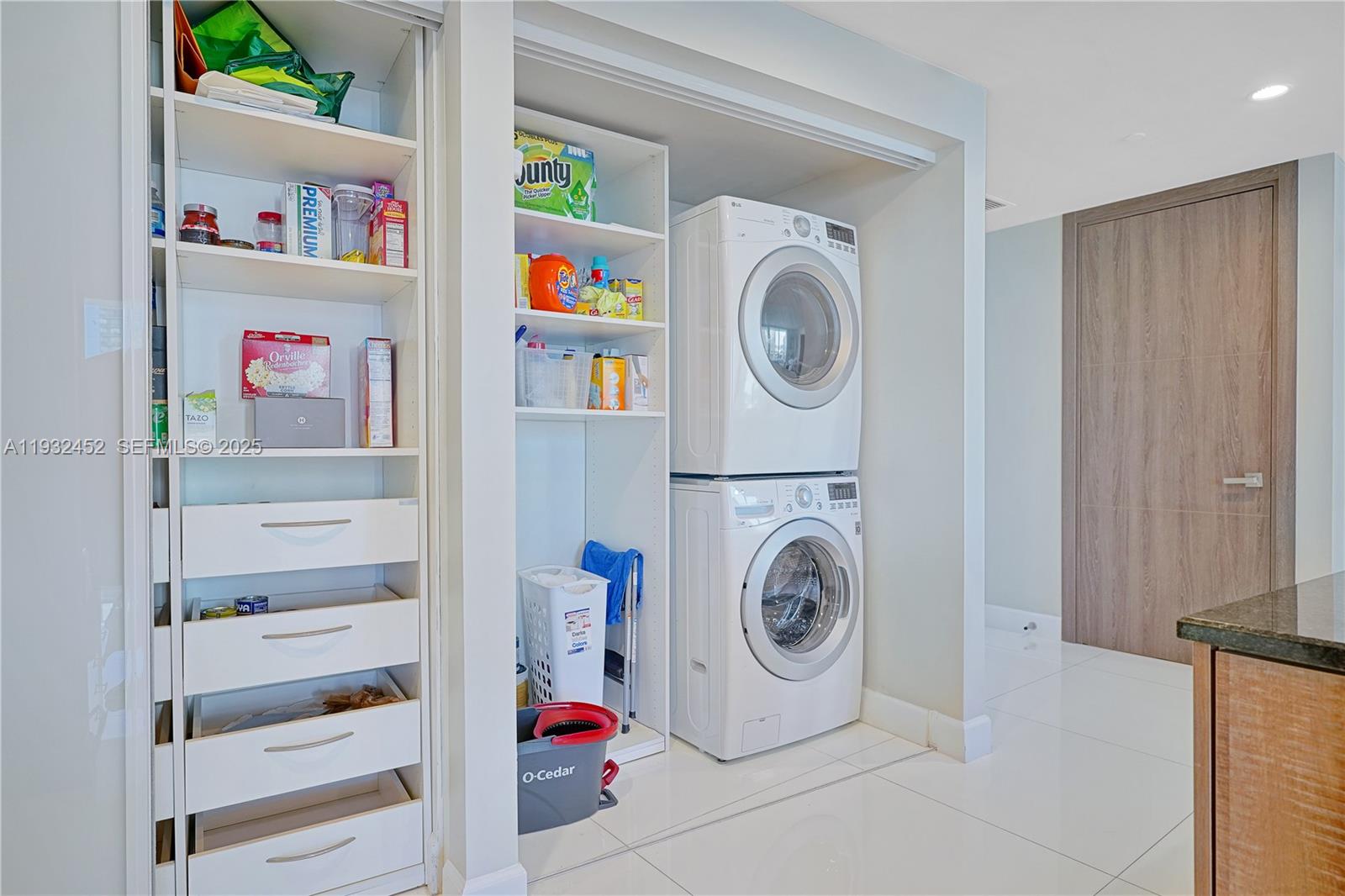 CARBONELL CONDO - Residential Lease