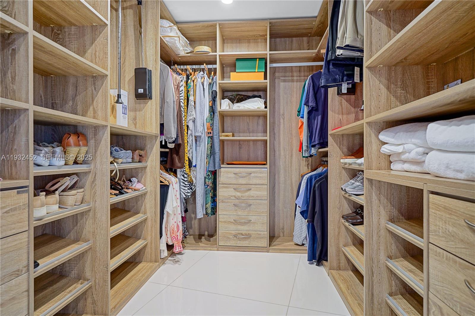 CARBONELL CONDO - Residential Lease