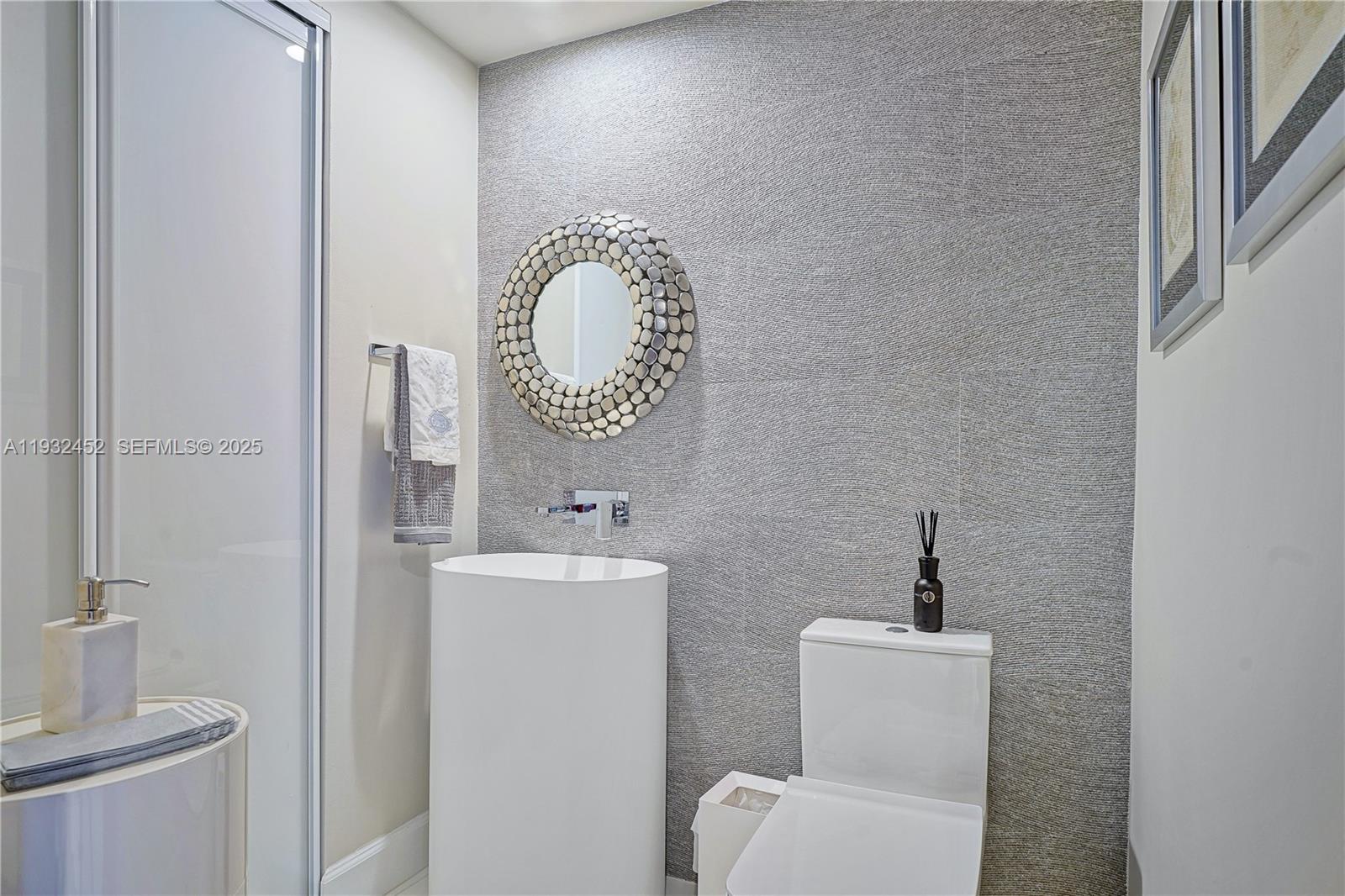 CARBONELL CONDO - Residential Lease