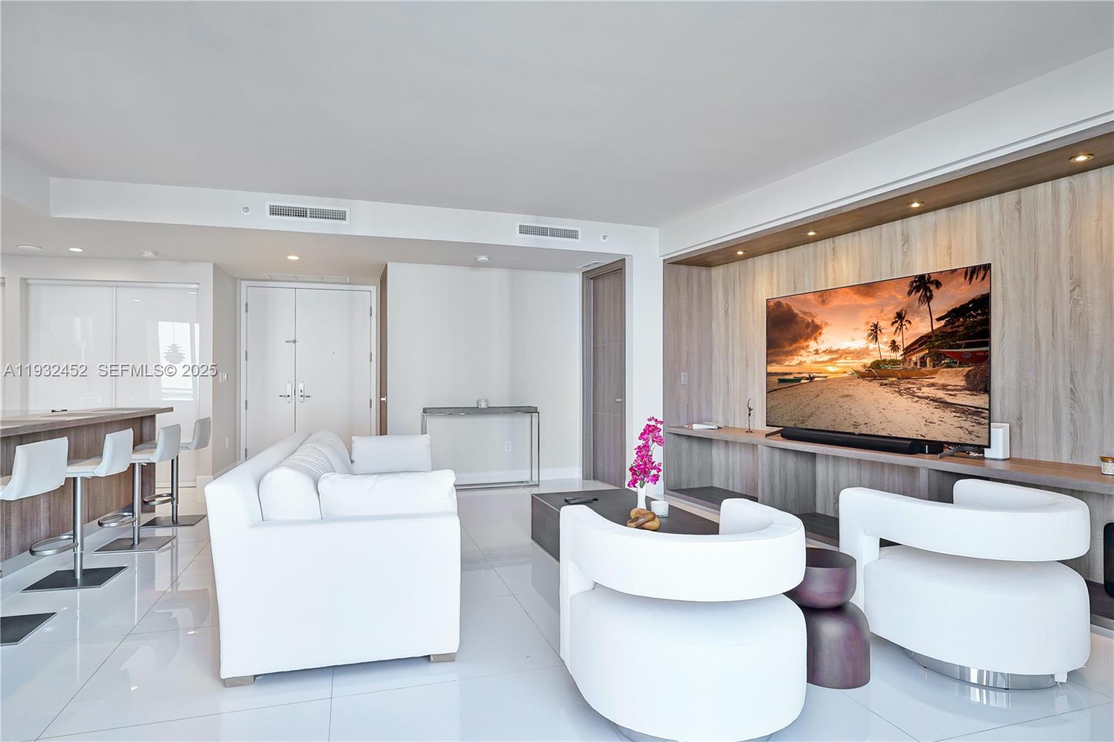 CARBONELL CONDO - Residential Lease