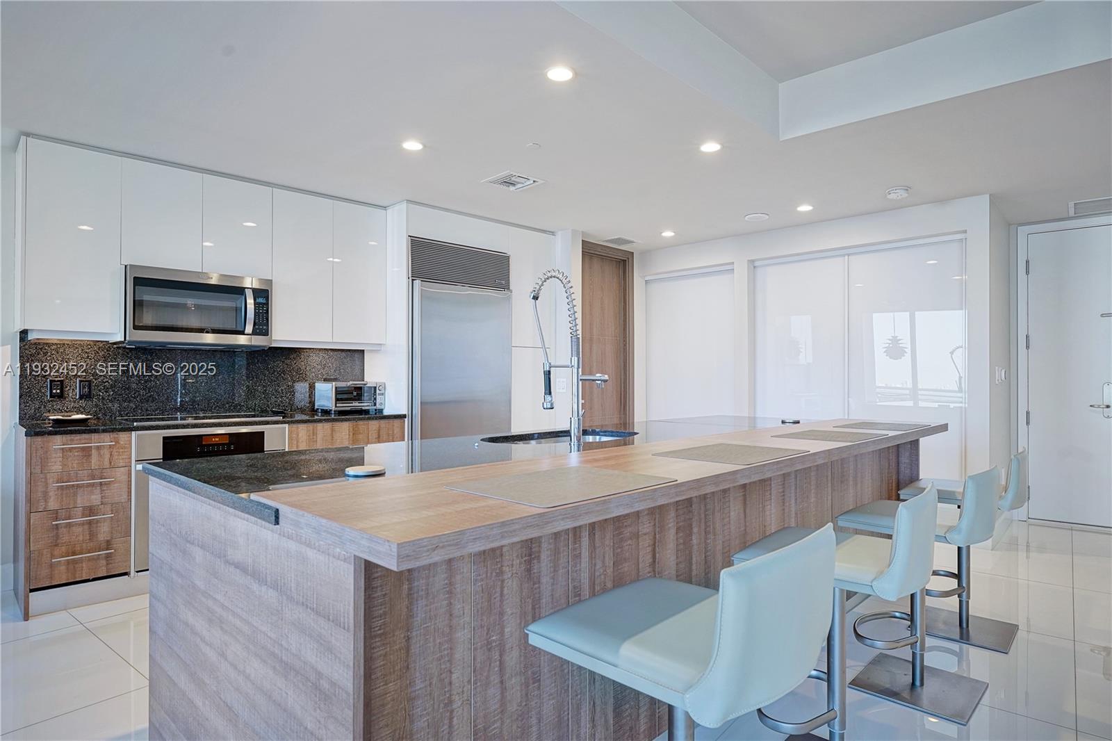 CARBONELL CONDO - Residential Lease