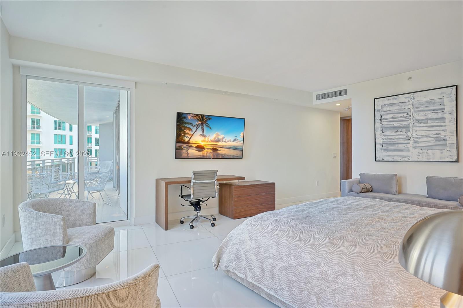 CARBONELL CONDO - Residential Lease