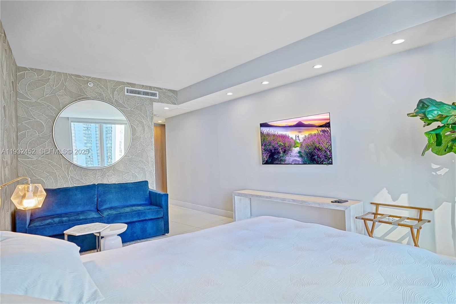 CARBONELL CONDO - Residential Lease