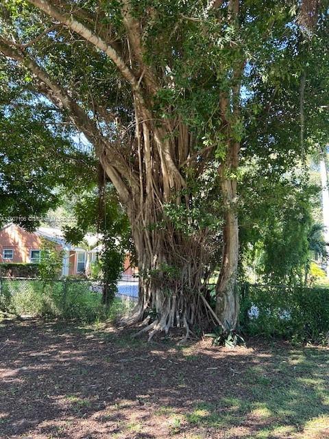 S/D OF 12-45-42, E 1/2 OF - Residential