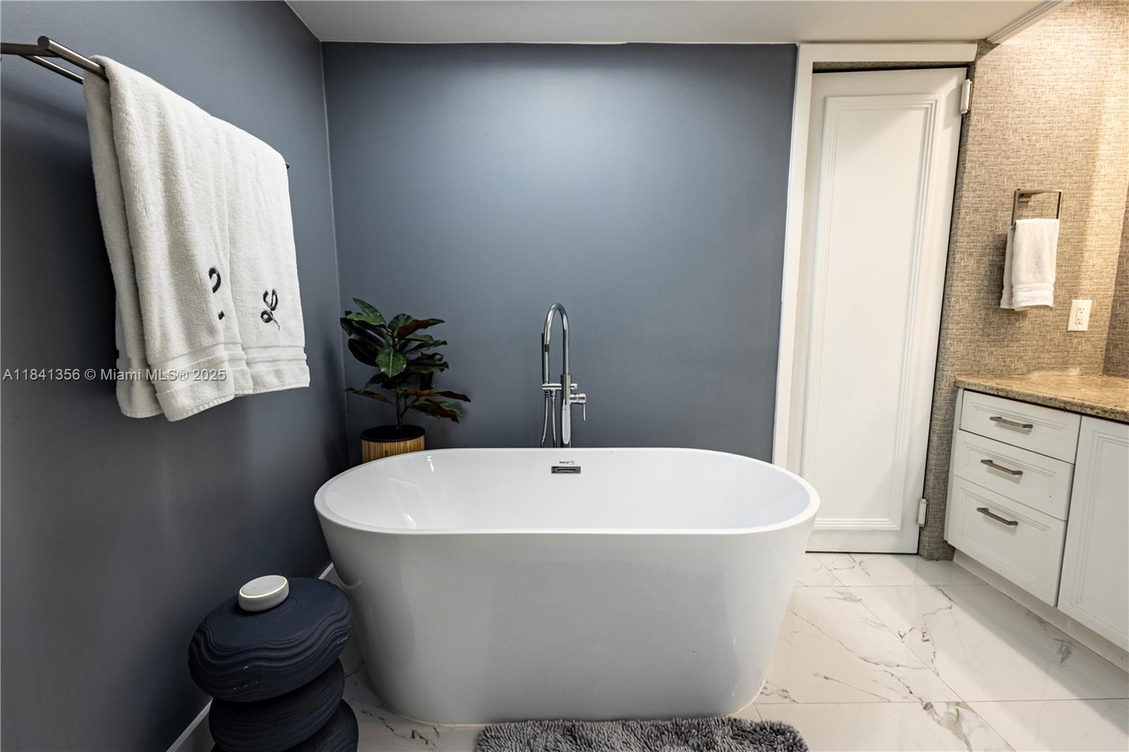 TURNBERRY ISLE CONDO - Residential