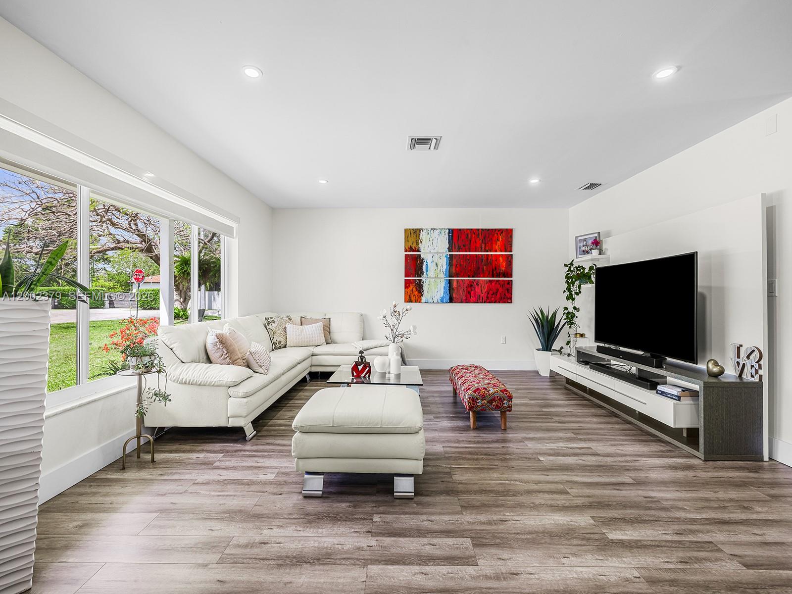 WINDSOR PARK ESTS - Residential