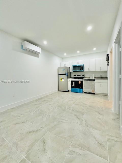 Newly built 1 bed/1 bath private guest house with its own entrance. Features brand-new appliances, spacious walk-in closet, outside unit washer/dryer, and all utilities plus internet included. Conveniently located less than 5 minutes from shopping, dining, LA Fitness, Tropical Park, and just under a mile from the Palmetto Expressway on Bird Rd.
