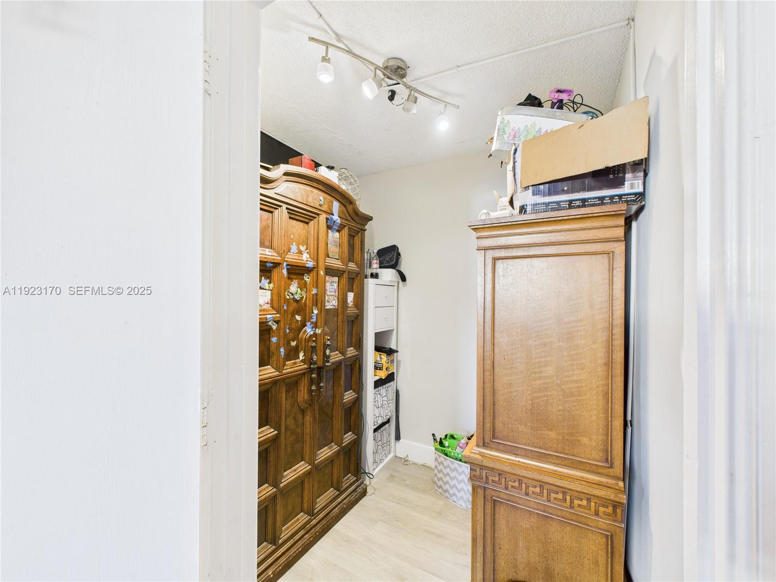 GUARDIAN ESTATES - Residential