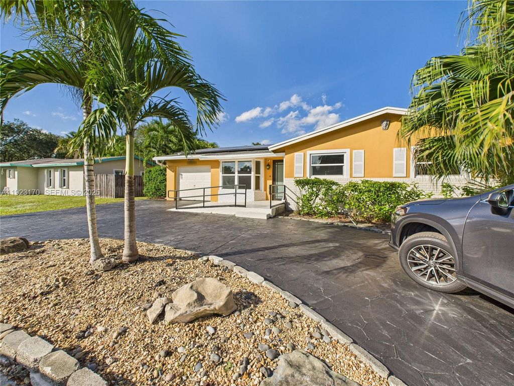 Photo of 10221 SW 50th Ct, Cooper City, FL 33328 (MLS # A11923170)