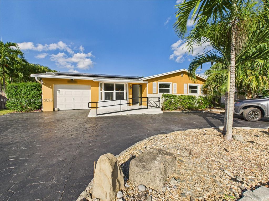 Photo of 10221 SW 50th Ct, Cooper City, FL 33328 (MLS # A11923170)